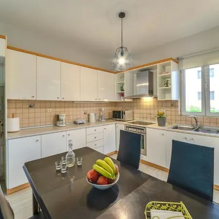 Detached House - Mariva Пигианос Кампос