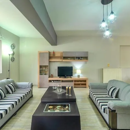 Detached House - Mariva Пигианос Кампос